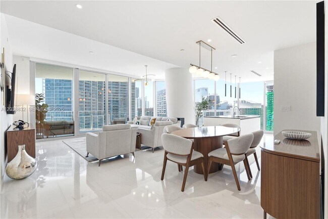 Foto del edificio - 300 Biscayne Blvd Way