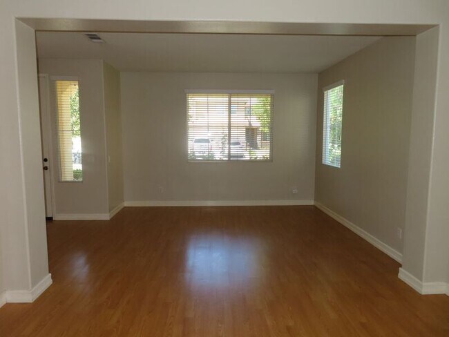 Building Photo - 33698 Poppy Ln