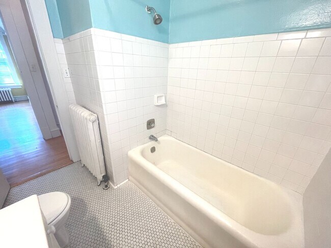 Foto del edificio - 2533 N Lake Dr