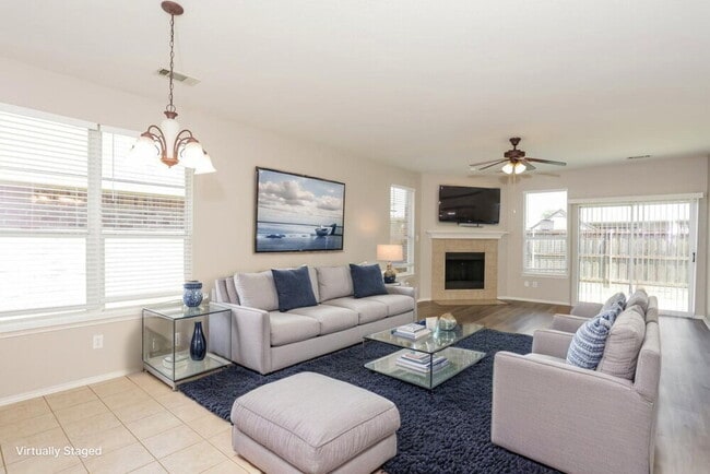 Building Photo - 7633 Hollow Forest Dr