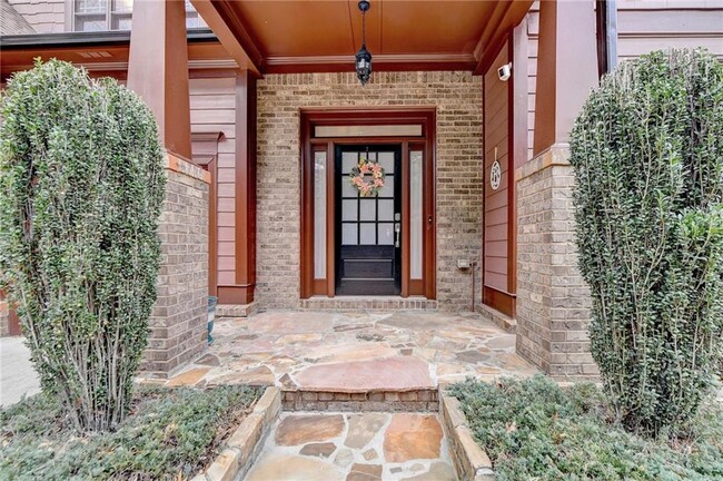Foto del edificio - 2213 Hamilton Mill Pkwy