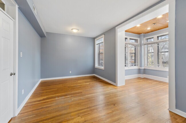 Foto del edificio - 4434 N Drake Ave