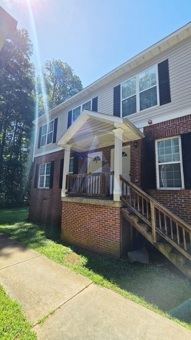 Foto del edificio - 1651 Massachusetts St SW