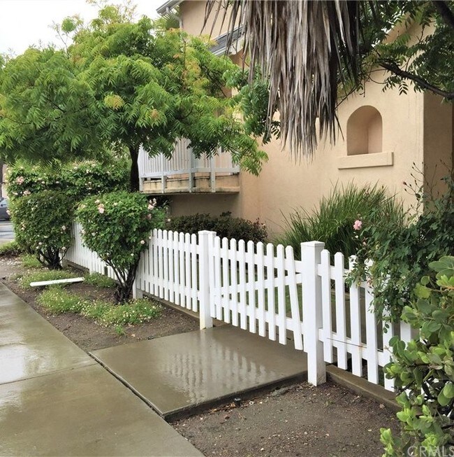 Front - 1144 Walnut St