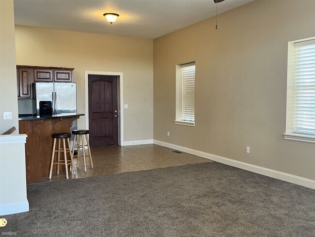 Building Photo - 4 br, 3 bath House - 2827 E 19th St