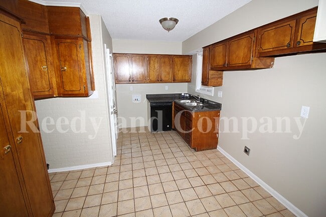 Building Photo - 3593 Voltaire Ave