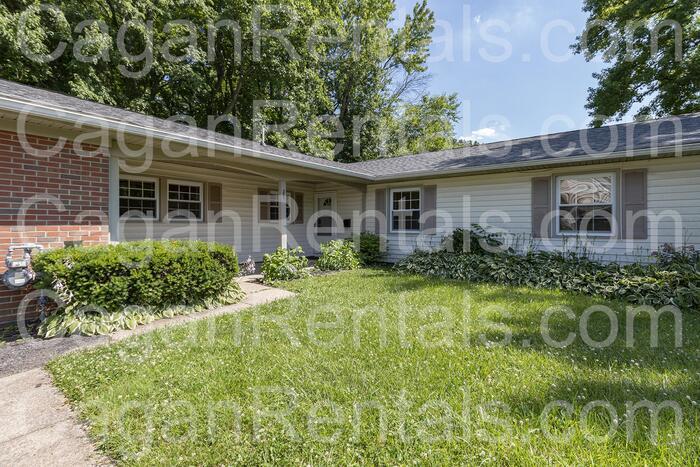 Primary Photo - 27 Crestview Dr