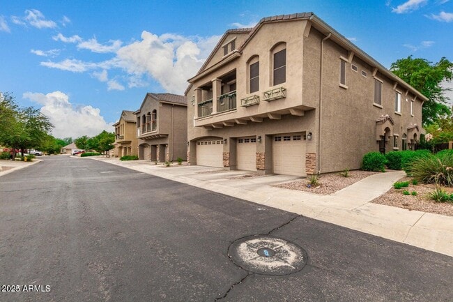 Foto del edificio - 16620 S 48th St