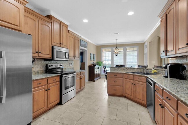 Building Photo - Beautiful 4 bedroom home with 5th Bonus Room