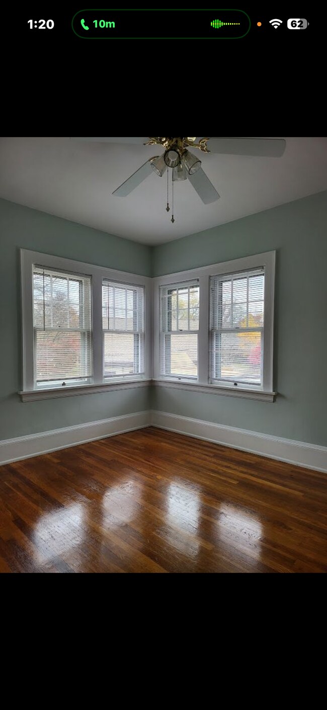 Foto del edificio - 1333 Sloane Ave