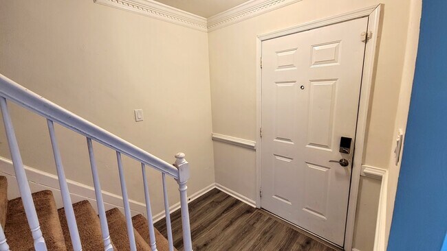 Foto del edificio - 4621 Merrimac Ln