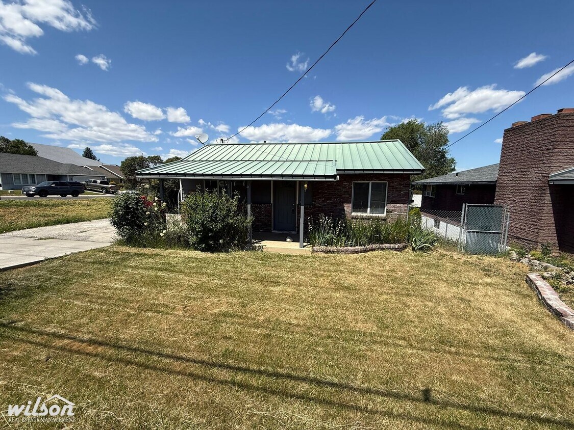 Foto principal - Large 3bd/1.5ba House in Selah, WA with a ...