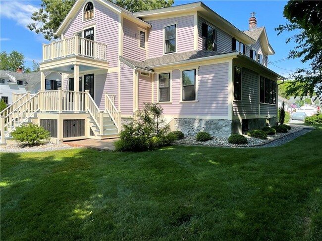 Building Photo - 20 Elam St