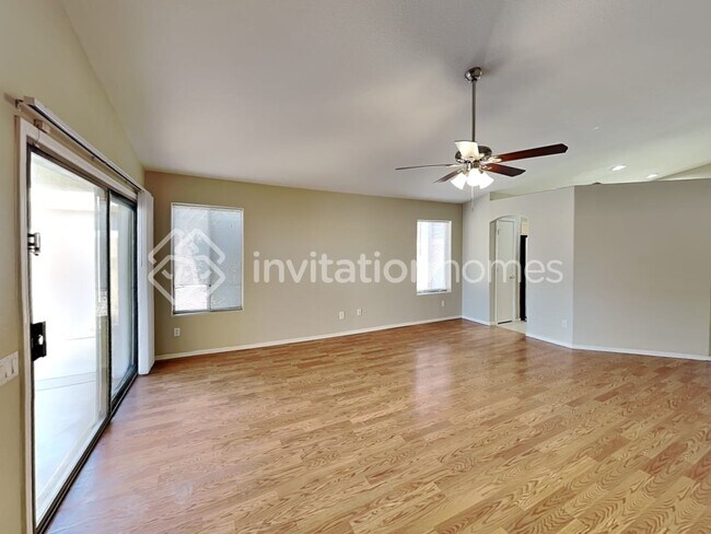 Building Photo - 8602 E Meseto Ave