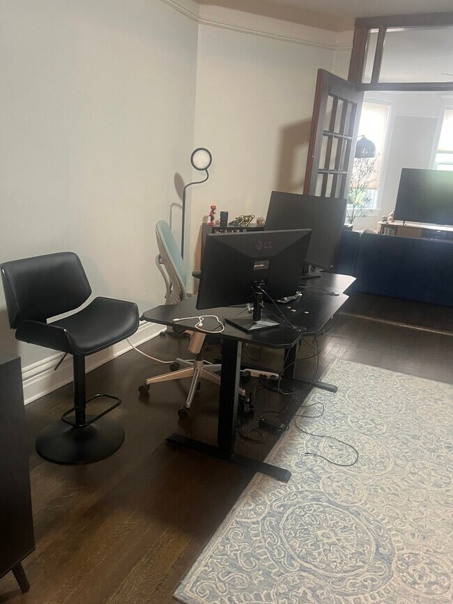Foto del edificio - 4740 S Prairie Ave
