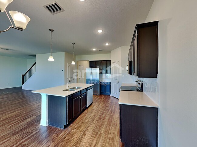 Foto del edificio - 1158 Sky Lks Dr