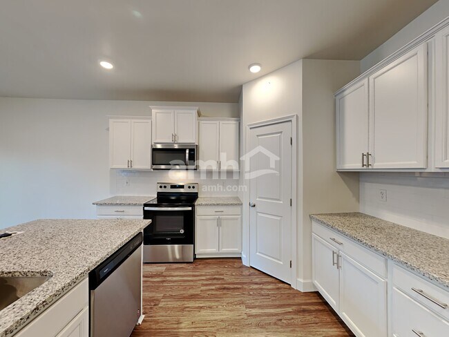 Building Photo - 8205 125th St E