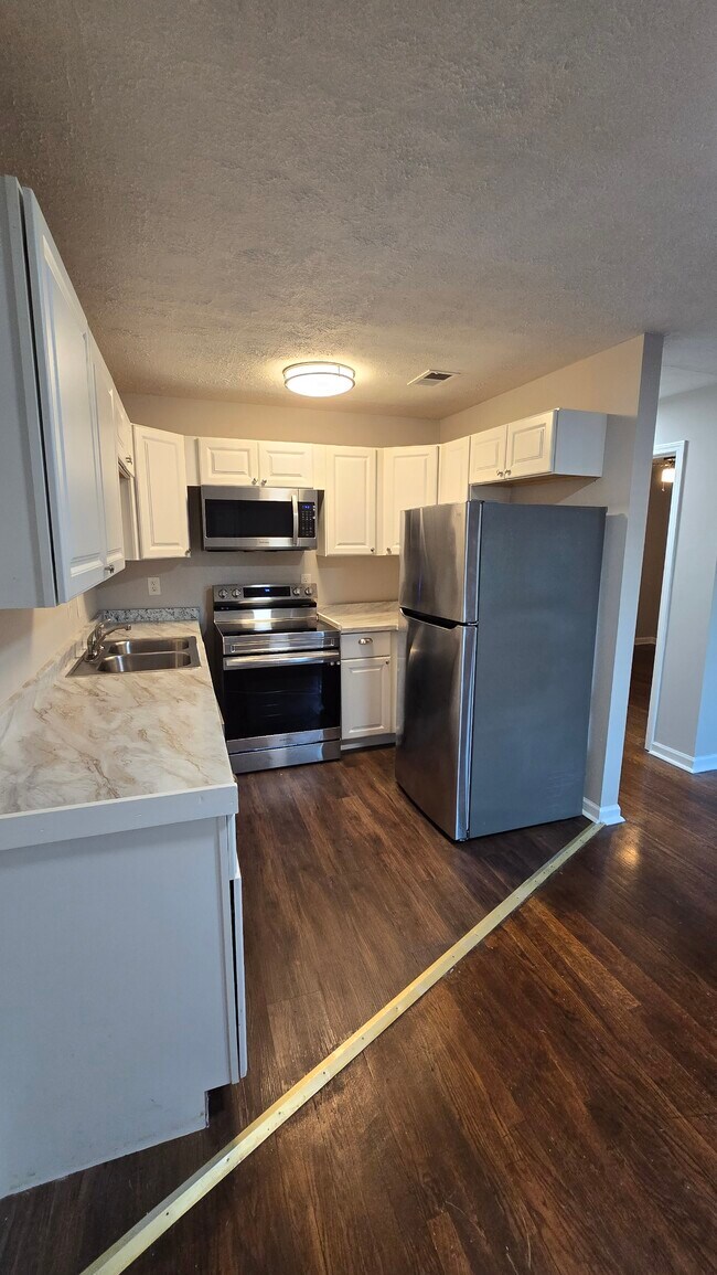 COCINA - 5991 Peco Ln