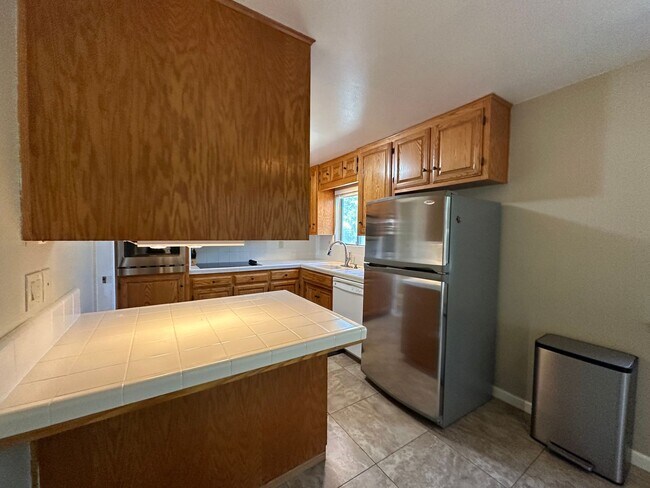 Building Photo - Modesto home for rent