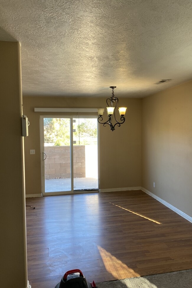 Building Photo - 2930 E 450 N
