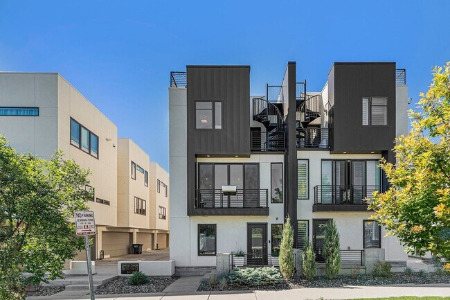 Foto del edificio - 3402 W 18th Ave