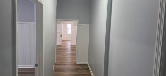 Building Photo - 541 Pond St