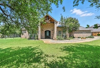 Building Photo - 4405 Garden Dr