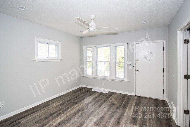 Building Photo - Amazing 2 Bed 1 Bath Home in Imperial Ave,...