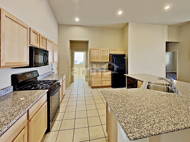 Foto del edificio - 212 Purple Passion Ave