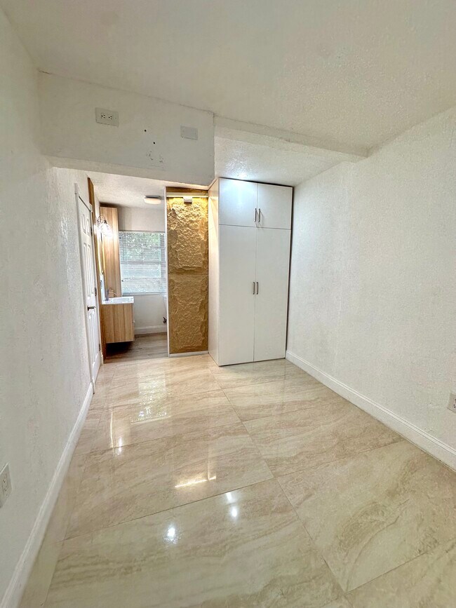 Foto del edificio - 11402 NW 22nd Ave