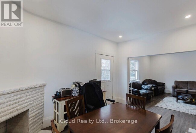 Photo du bâtiment - 2177 Lakeshore Rd.