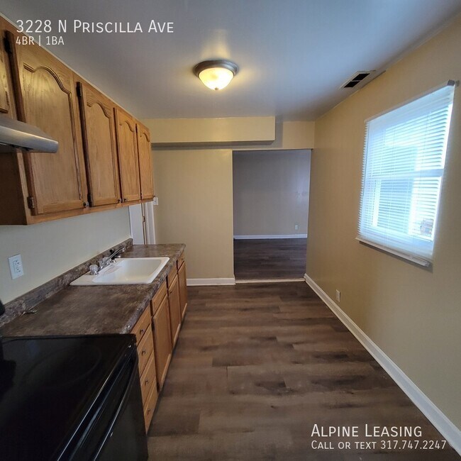 Foto del edificio - 4BR Arlington Woods House!