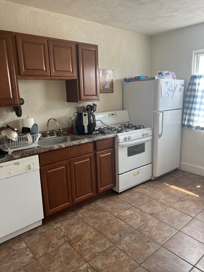 905 Brookline Blvd Unit 3, Pittsburgh, PA 15226 Apartments in