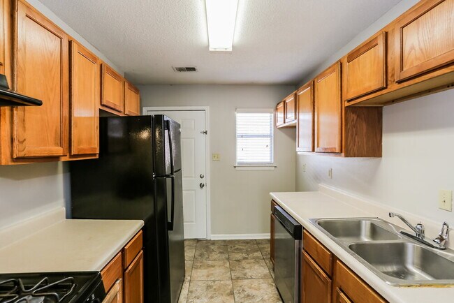 Foto del edificio - 5978 Wagon Hill Rd E