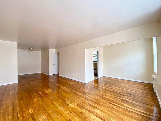 Foto del edificio - 2 bedroom in Bronx NY 10465