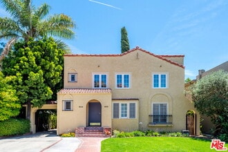 Building Photo - 942 Croft Ave