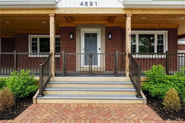 Foto del edificio - 4691 Mad River Rd