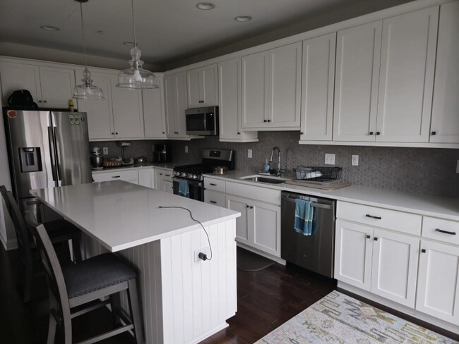 Foto del edificio - 100 Everleigh Dr