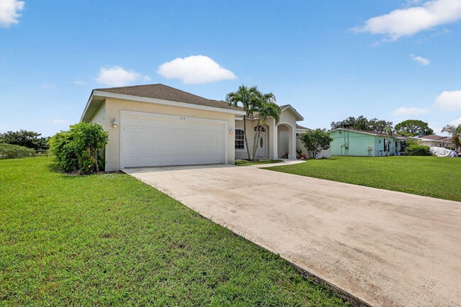 Building Photo - 379 NW La Playa St