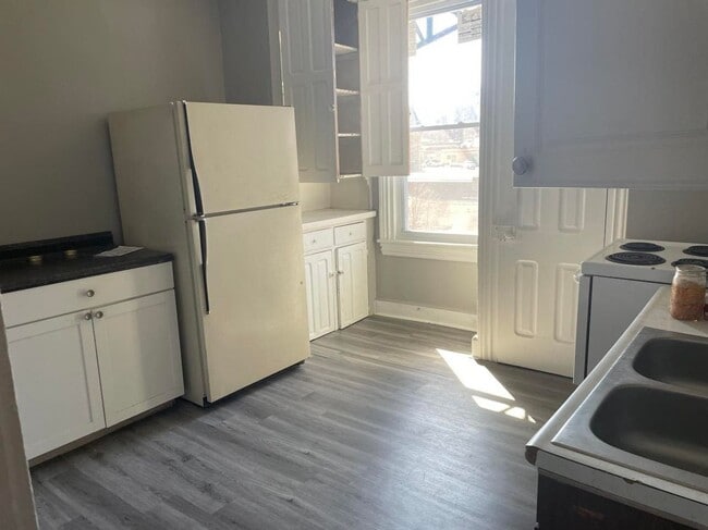 Building Photo - 510 Vine St