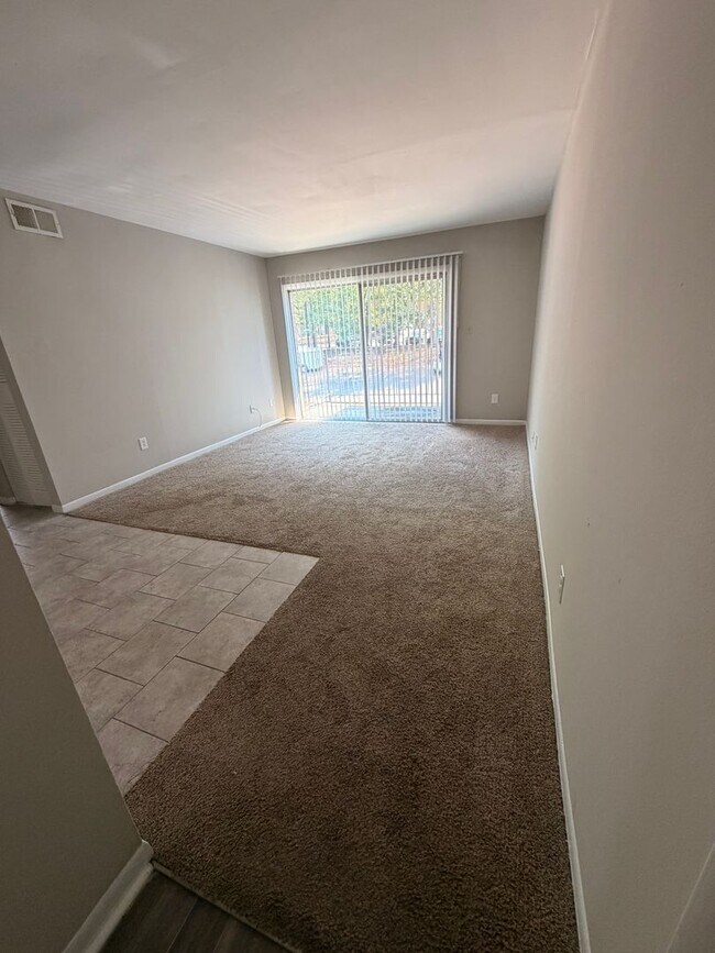 Building Photo - 241 Orchard Trace Ln