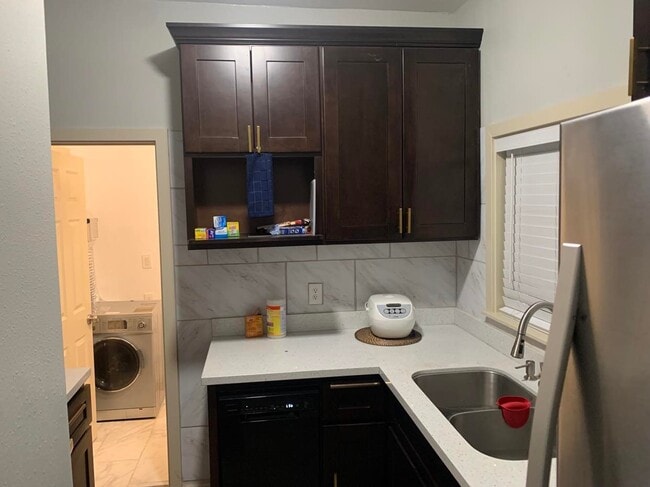 Foto del edificio - 4204 Letitia Ave S