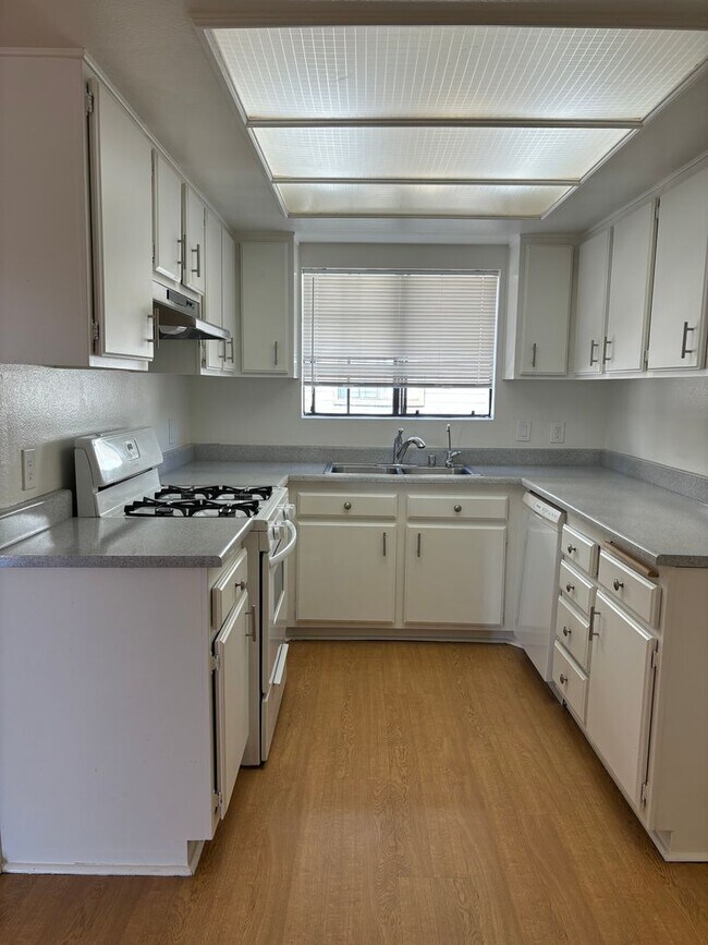 Building Photo - Orange Grove, 1232-1234