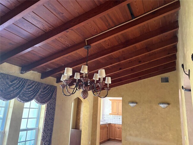 Building Photo - 805 Paradiso Ave