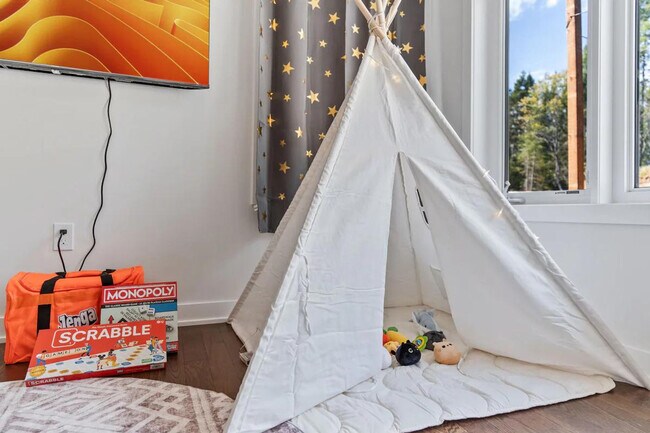 Photo du bâtiment - 1081 Echo Hills Rd