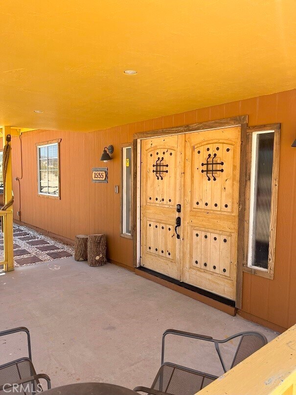 Building Photo - 1555 La Buena Tierra Ave