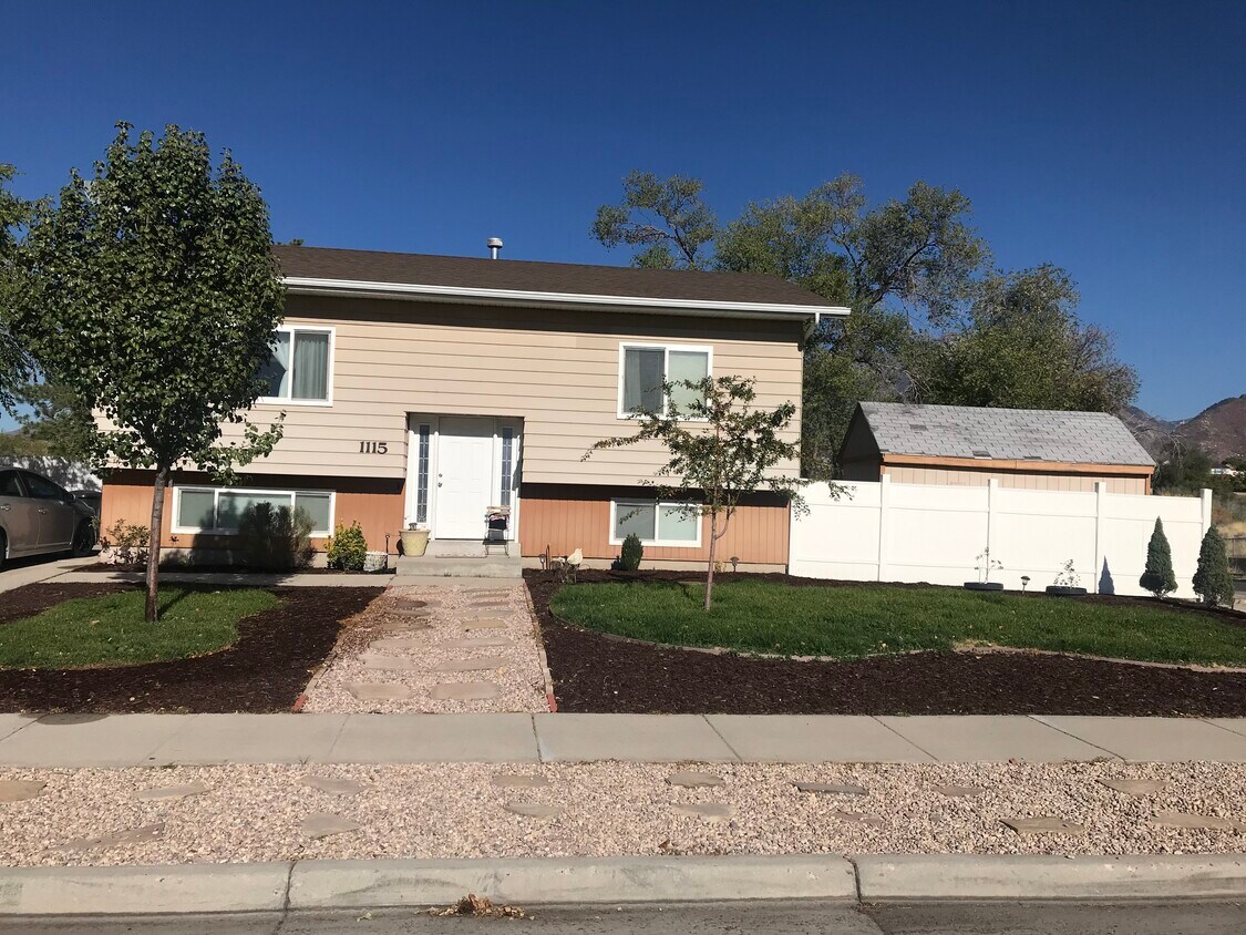 1115 Larkspur Dr, Sandy, UT 84094 House Rental in Sandy, UT