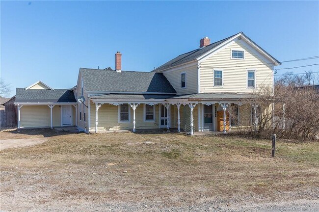 Foto del edificio - 254 Farms Village Rd