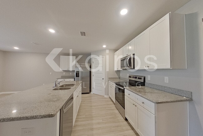 Building Photo - 4624 Malay Cir