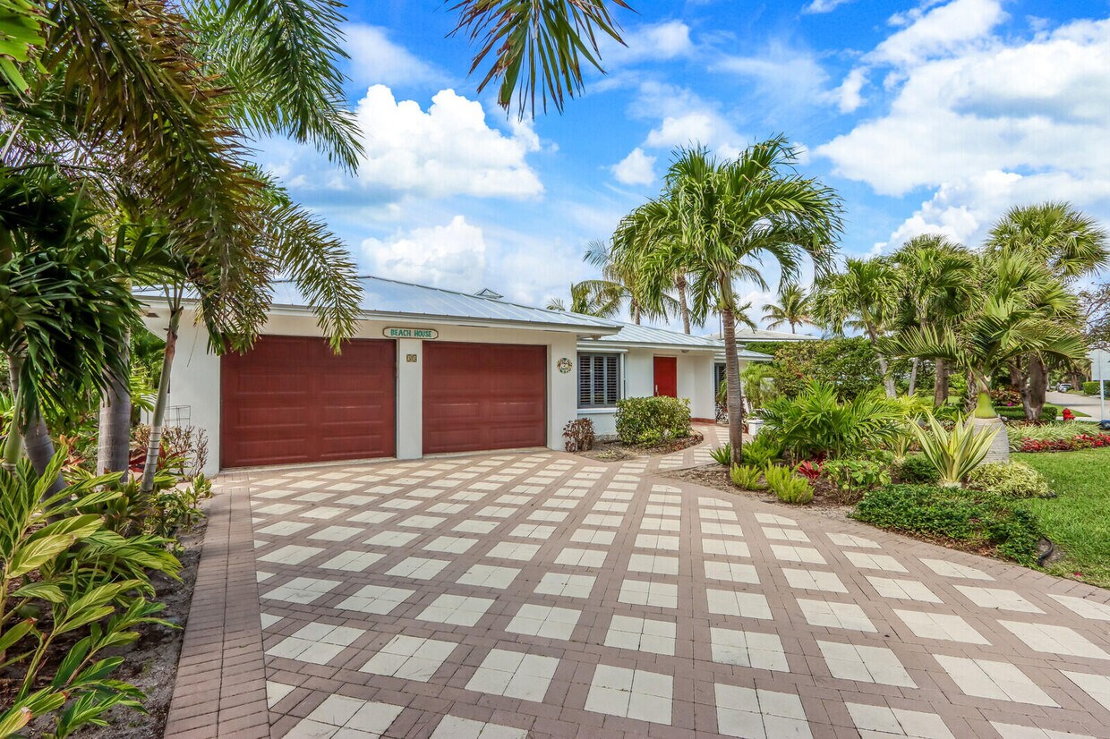 Primary Photo - 33 Ocean Dr